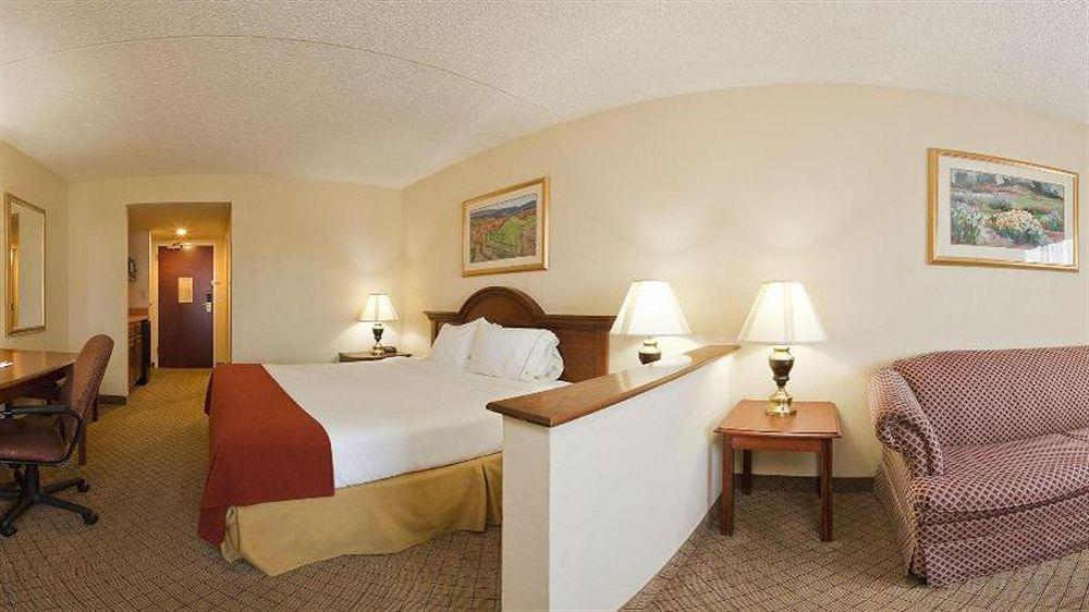 Holiday Inn Express Hotel And Suites Mesquite By Ihg Exterior photo